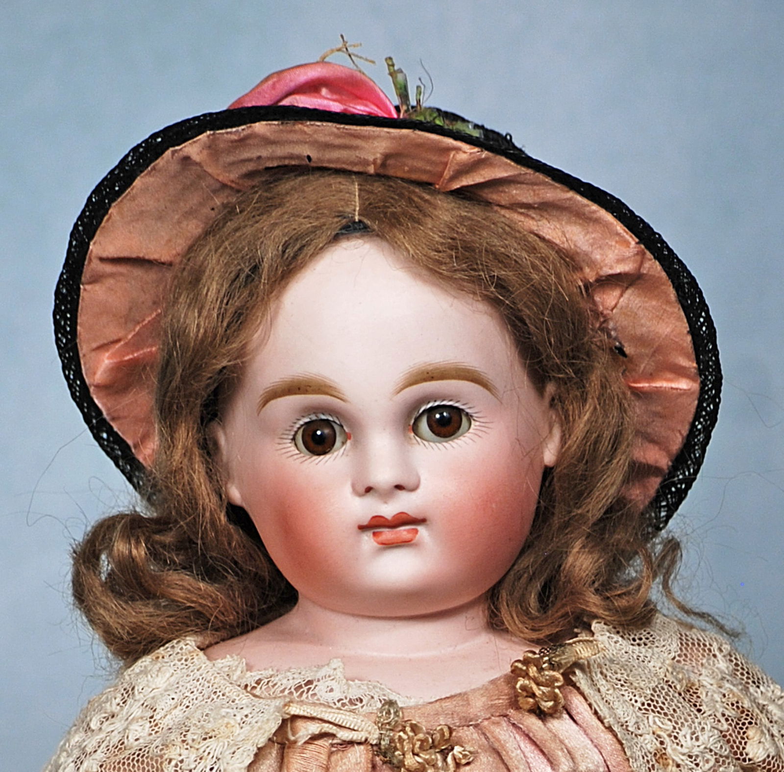GERMAN BISQUE CLOSED-MOUTH DOLL BY KESTNER. (1 of 2)