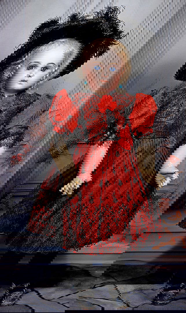 BEAUTFUL EARLY PERIOD E.J. BEBE BY JUMEAU. (1 of 2)