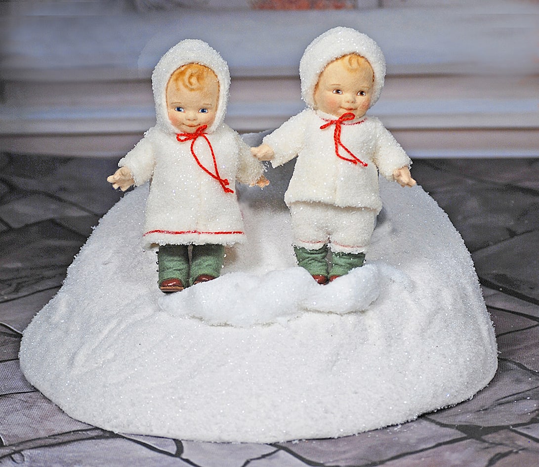 R. JOHN WRIGHT WINTER FROLICS; ONE-OF-A-KIND STUDIO DISPLAY PIECE.: R. JOHN WRIGHT WINTER FROLICS ONE-OF-A-KIND STUDIO DISPLAY PIECE. Includes: 12" x 12" Formed mound covered in sparkle-encrusted fabric, in original box marked ìPrototype Snow Moundî, 6" all-felt tod