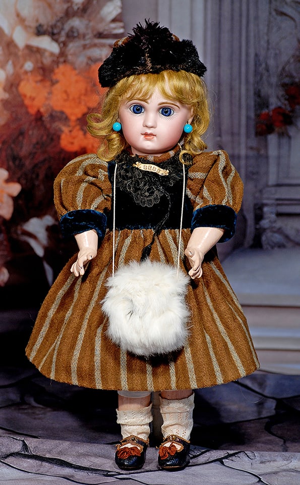 VERY LOVELY FRENCH BISQUE JUMEAU BEBE. (1 of 2)