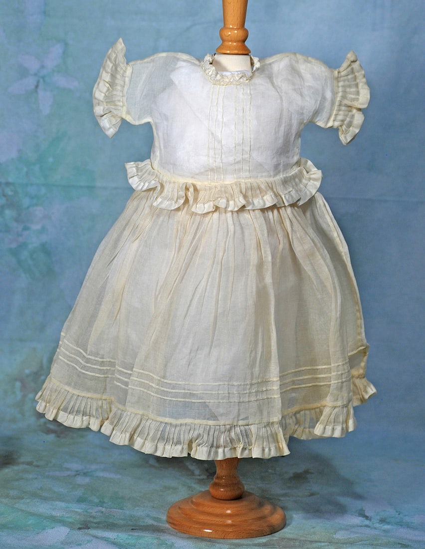 WHITE ORGANDY DOLL DRESS. (1 of 1)