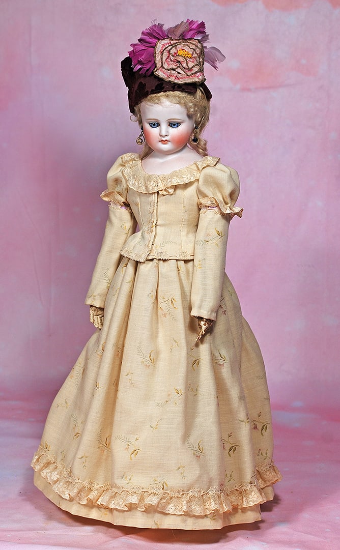 BEAUTIFUL EARLY CLOSED MOUTH LADY DOLL - MYSTERY MAKER.  18”.  Solid-dome turned bisque (1 of 2)