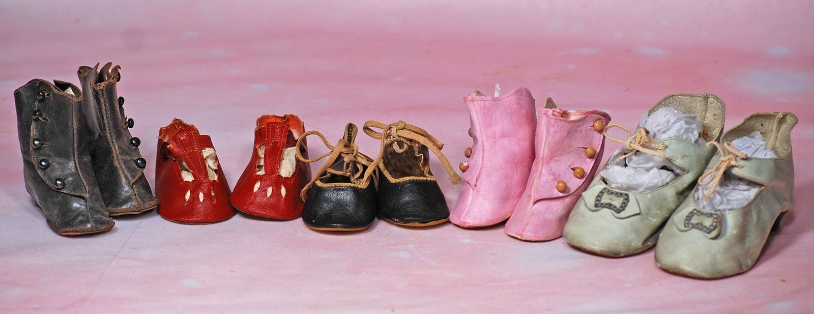 GROUP OF ANTIQUE DOLL SHOES AND BOOTS.  3” to 4 ½” lengths.  Assorted (1 of 1)