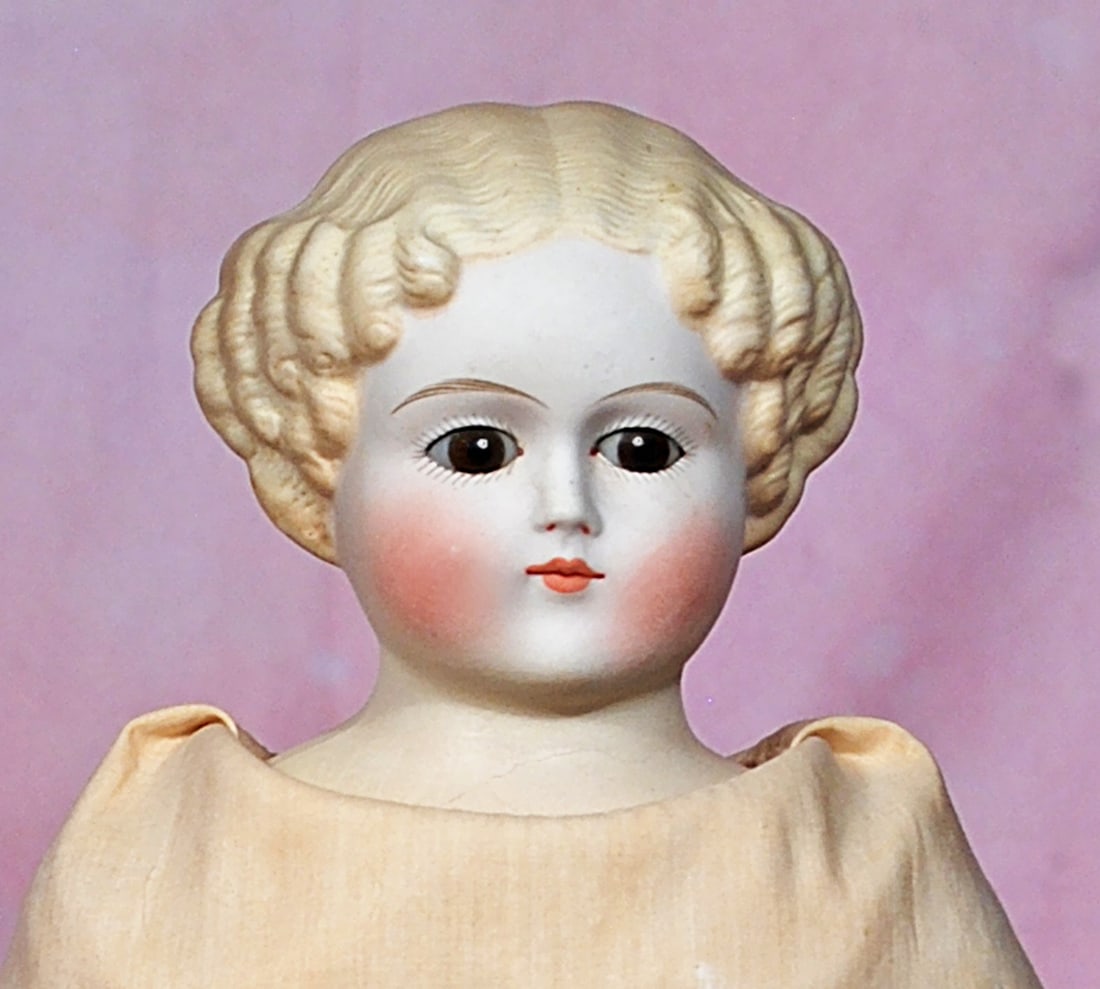 GERMAN BISQUE PARIAN LADY WITH GLASS EYES. (1 of 2)