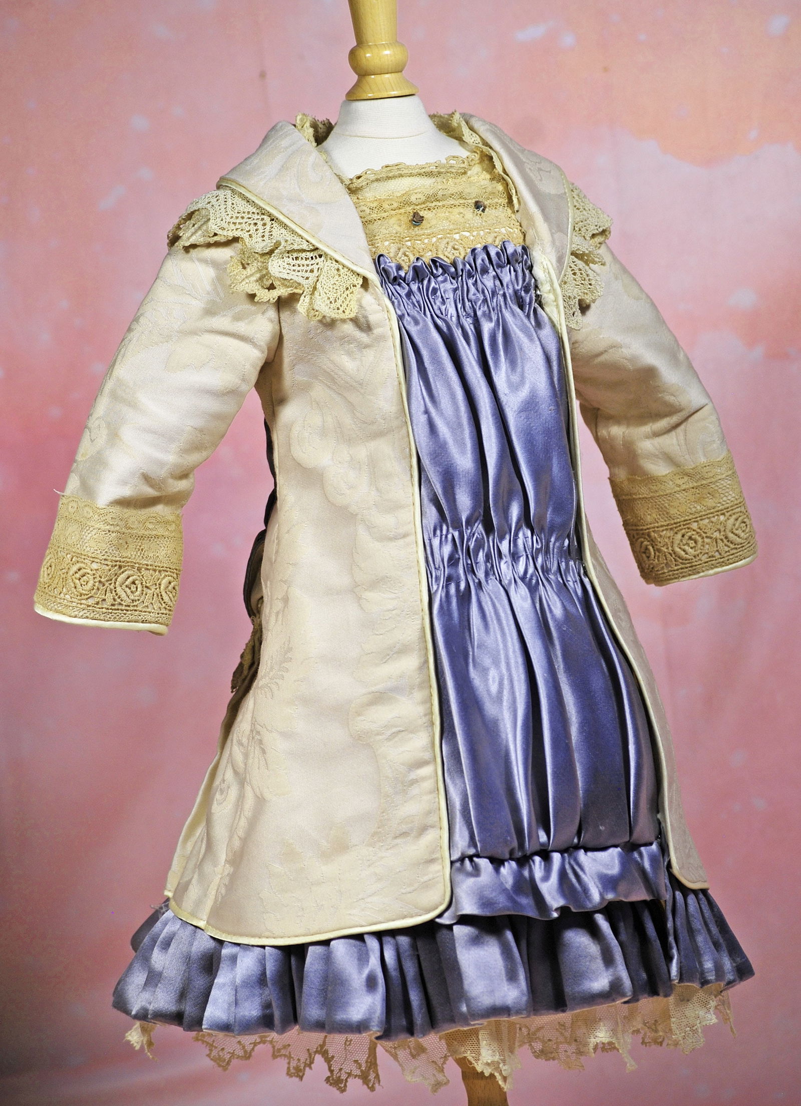 SILK DRESS FOR FRENCH BEBE DOLLS. (1 of 2)