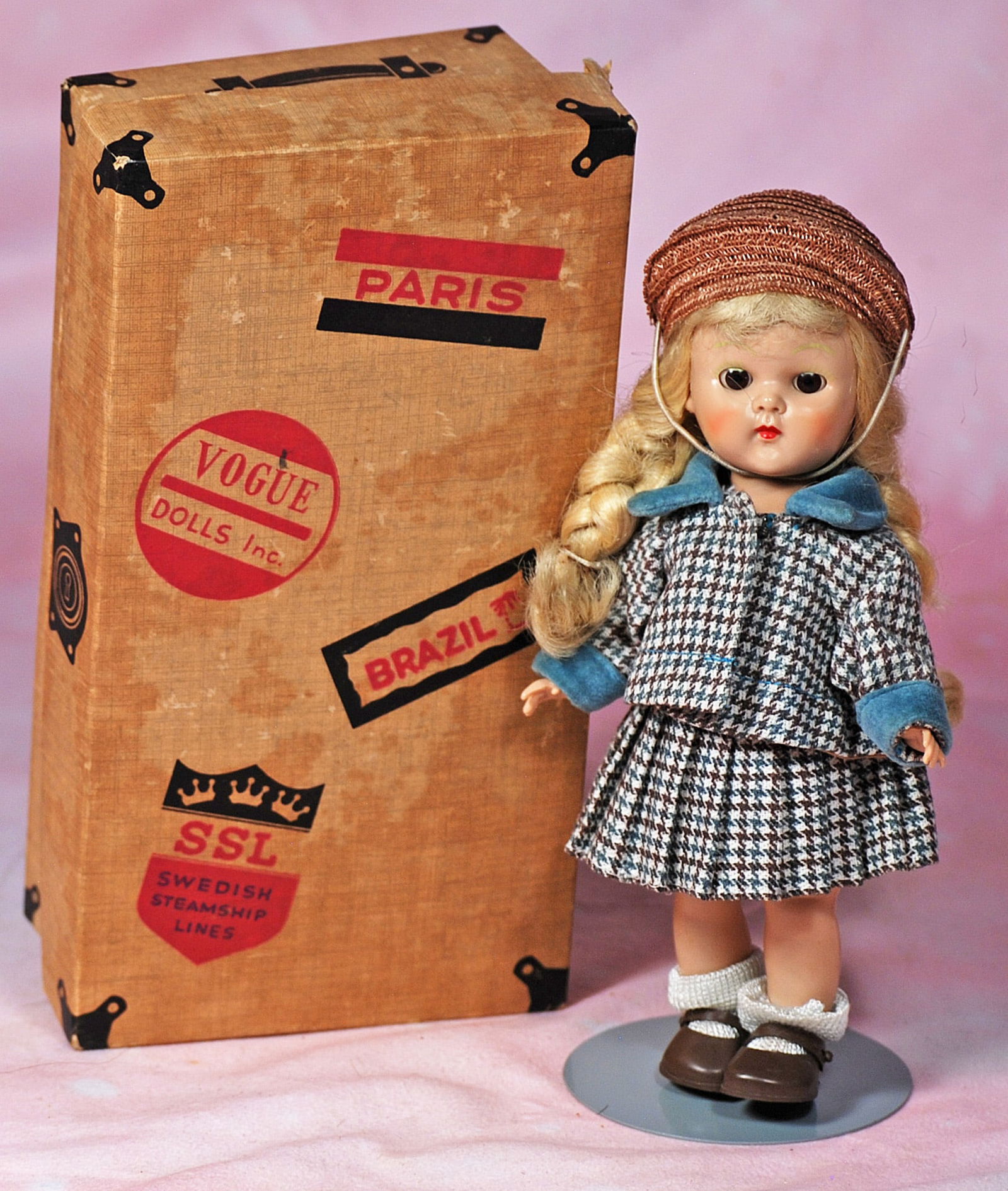 PAINTED-LASH VOGUE GINNY WITH TRAVEL TRUNK (1 of 1)