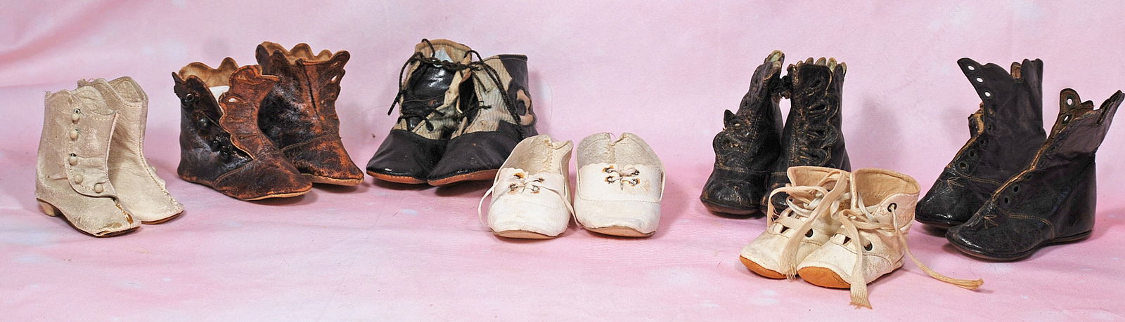 GROUP OF ANTIQUE SHOES.. (1 of 1)