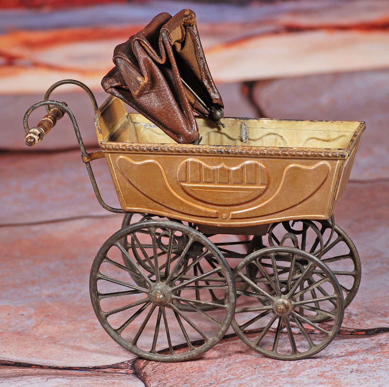 GERMAN TINPLATE CARRIAGE BY MAERKLIN (1 of 1)