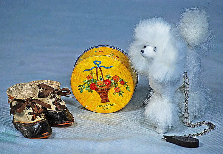 DOLL ACCESSORY GROUP (1 of 1)