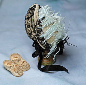 ANTIQUE DOLL SHOES AND BONNET (1 of 1)