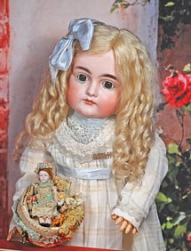 MINIATURE GERMAN ALL-BISQUE DOLL IN PRESENTATION BOX