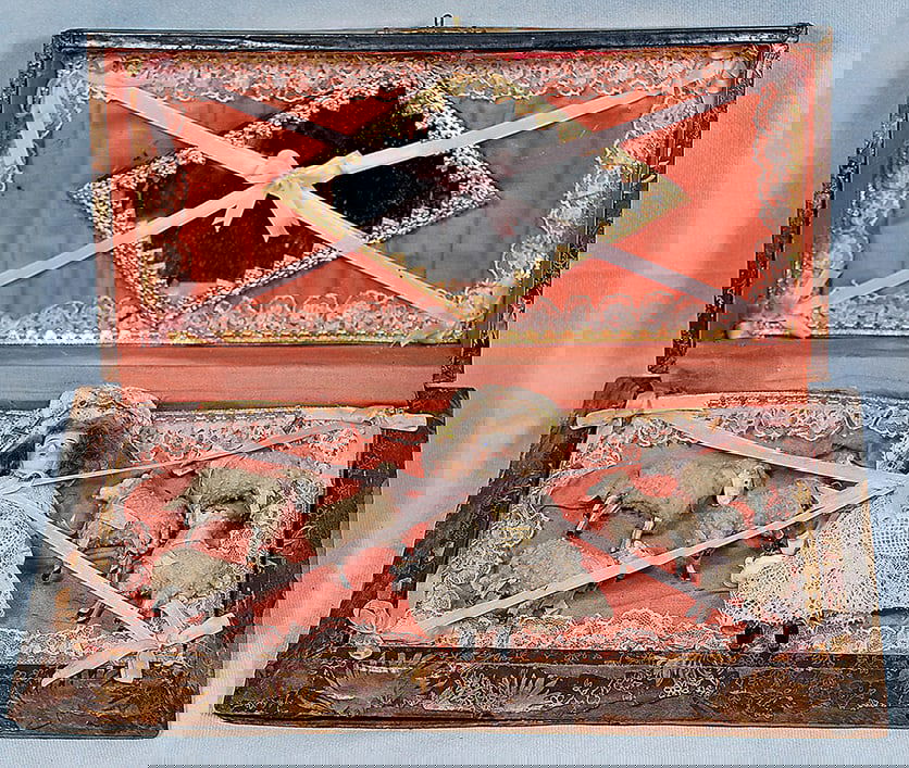 GERMAN BISQUE DOLL AS SHEPERDESS IN PRESENTATION CASE (1 of 2)