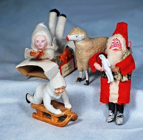 SELECTION OF CHRISTMAS MINIATURES