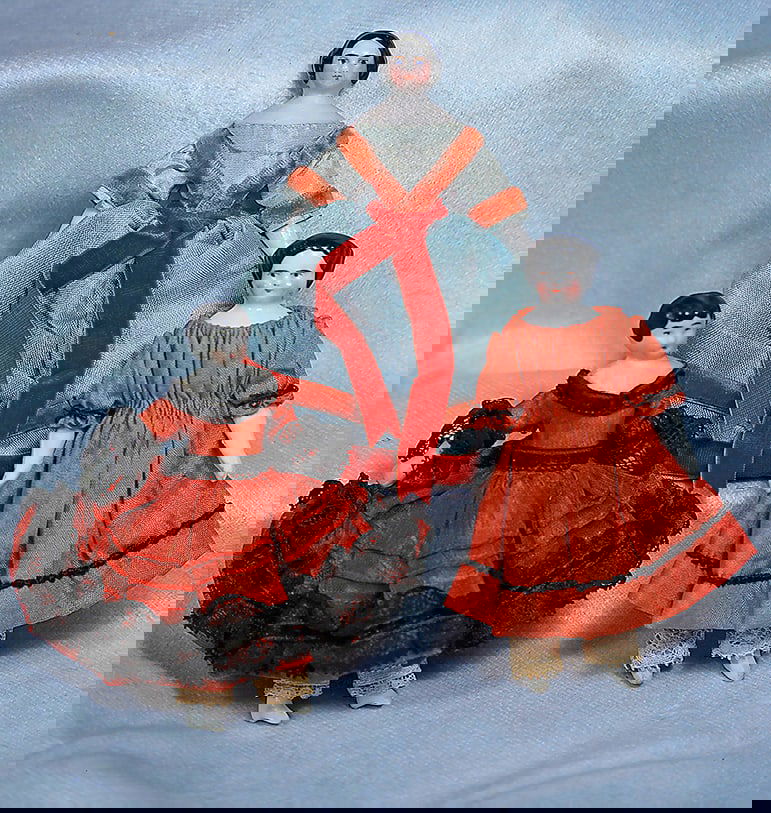 THREE MINIATURE GERMAN  DOLLHOUSE DOLLS (1 of 1)