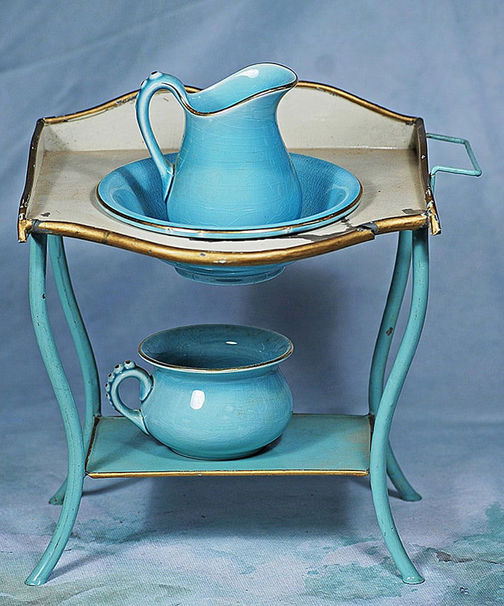 VICTORIAN METAL WASHSTAND WITH PITCHER, BOWL, AND CHAMBER POT (1 of 1)