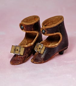 PAIR OF ANTIQUE DOLL SHOES