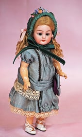 PETITE GERMAN BISQUE DOLL BY SIMON AND HALBIG