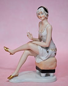 GERMAN PORCELAIN ART DECO LADY WITH CIGARETTE