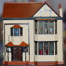 ENGLISH DOLLHOUSE, CIRCA 1910, FULLY FURNISHED