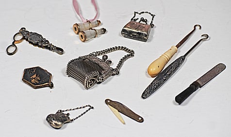MINIATURE DOLL ACCESSORIES