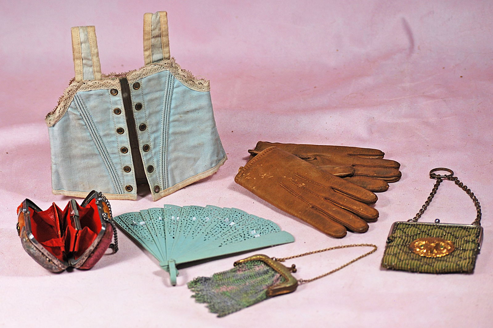 DOLL ACCESSORIES. (1 of 1)