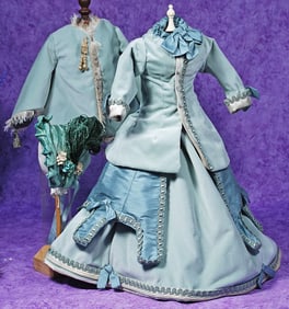 FASHION ENSEMBLE.