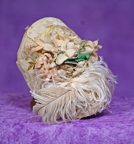 ANTIQUE DOLL BONNET.