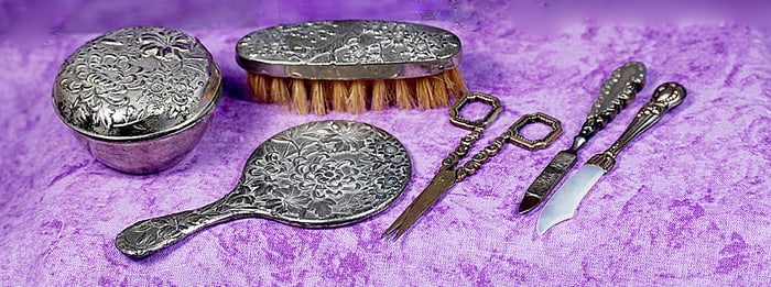 MINIATURE ART NOVEAU SILVER ITEMS.