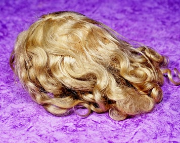 ANTIQUE BLONDE MOHAIR DOLL WIG.