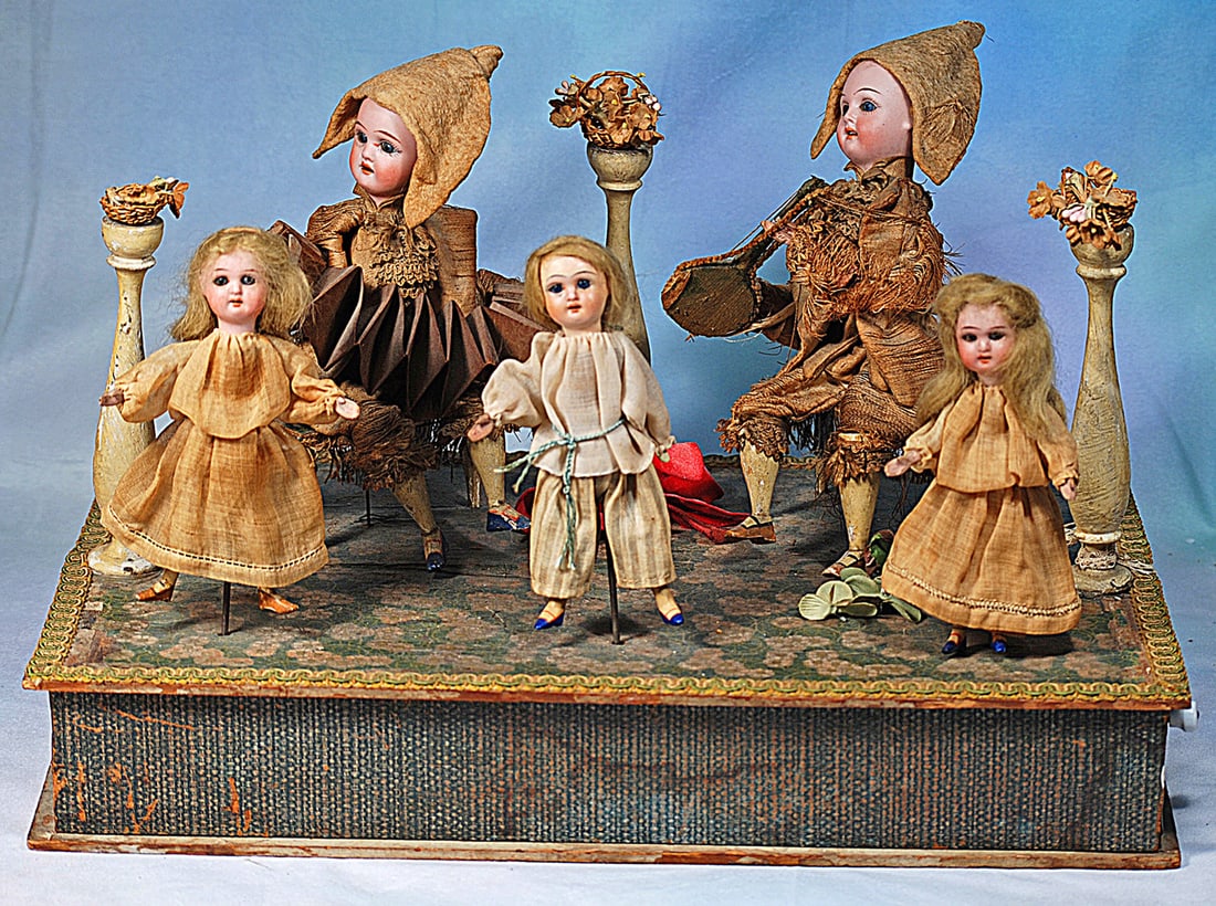 GERMAN HAND-WIND MECHANICAL TOY WITH MUSICIANS AND DANCERS BY ZINNER AND SOHNE (1 of 1)