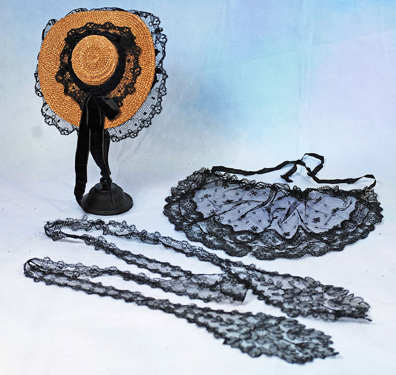 ACCESSORIES FOR FRENCH POUPEE (1 of 1)