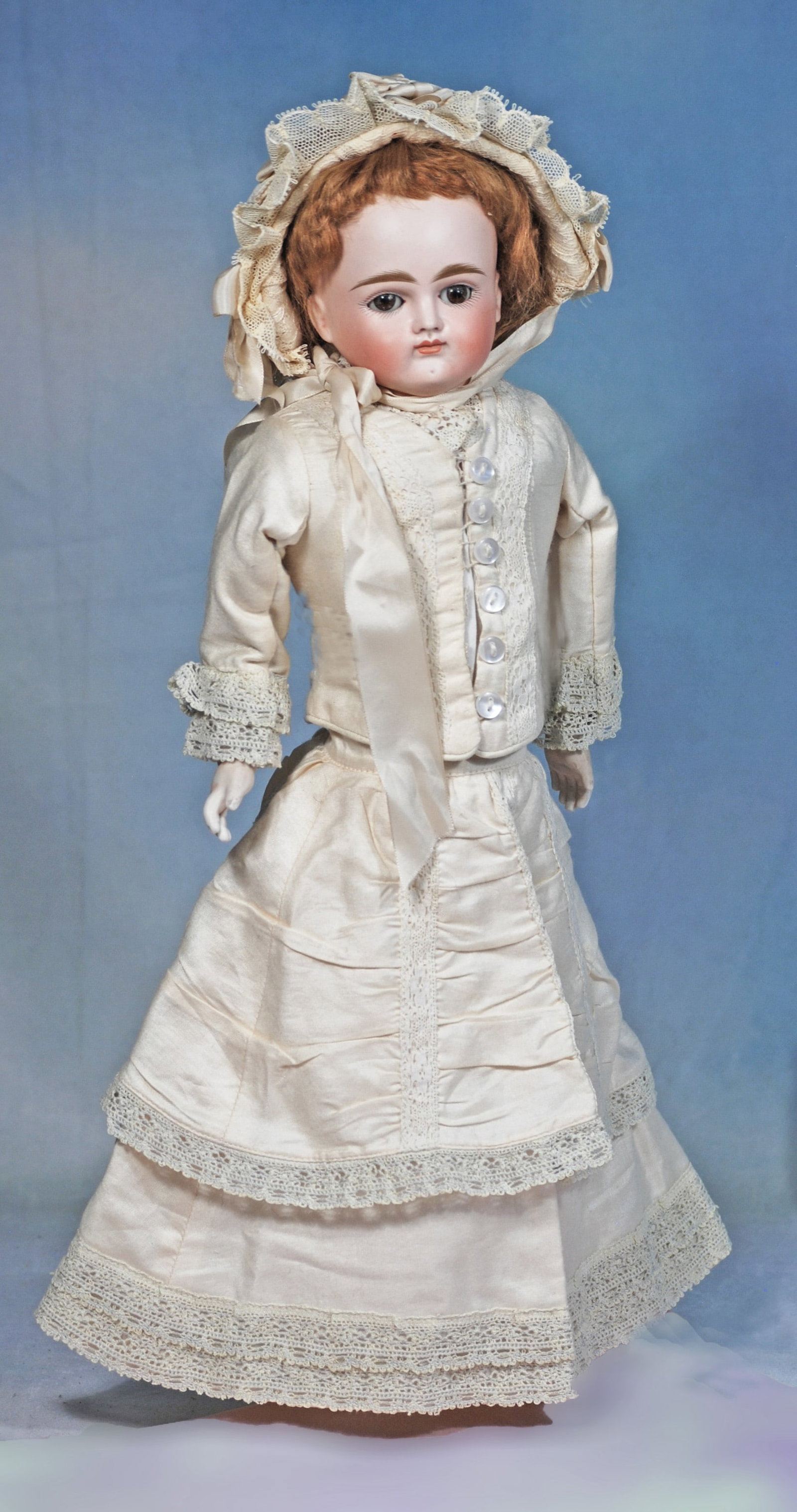 GERMAN BISQUE CLOSED-MOUTH LADY DOLL BY KESTNER. (1 of 2)