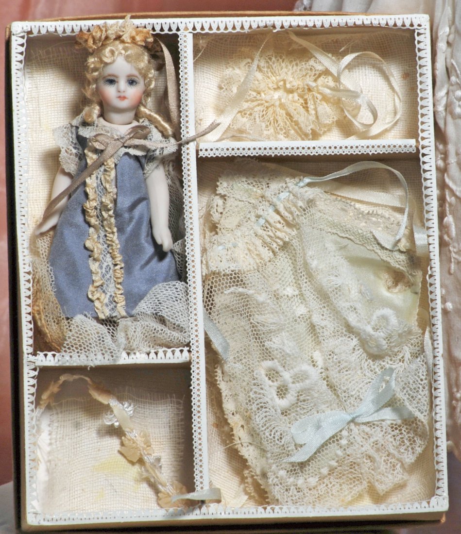 BISQUE “TROUSSEAU FIN MIGNONNETTE” BY KATHY HANSEN. - 2