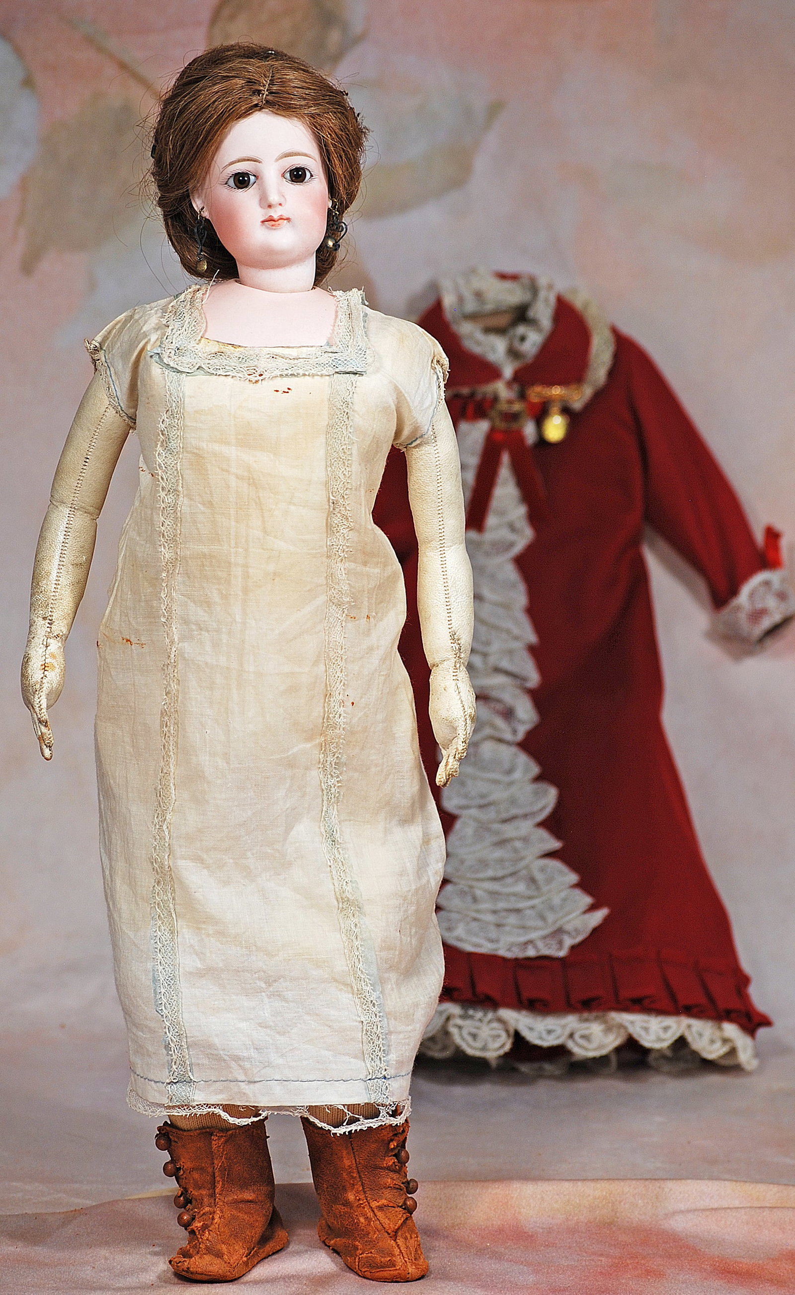 FRENCH BISQUE POUPEE BY GAULTHIER. (1 of 2)