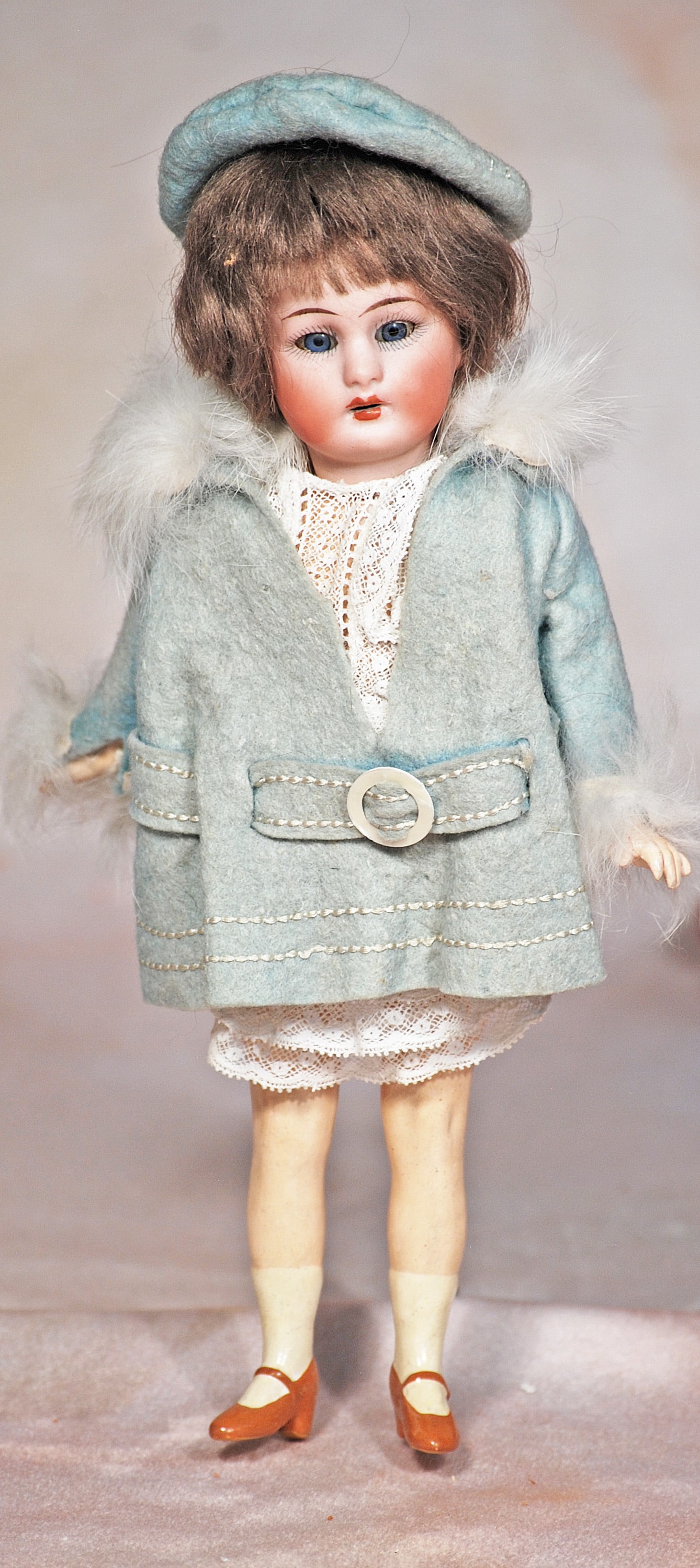 PETITE, ALL-ORIGINAL GERMAN BISQUE FLAPPER DOLL BY SIMON AND HALBIG. (1 of 1)