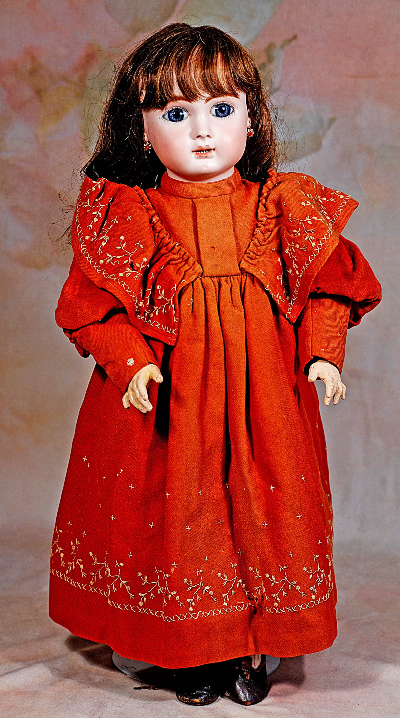 . FRENCH BISQUE BEBEY BY STEINER WITH MECHANICAL WALKING-TYPE BODY. (1 of 3)