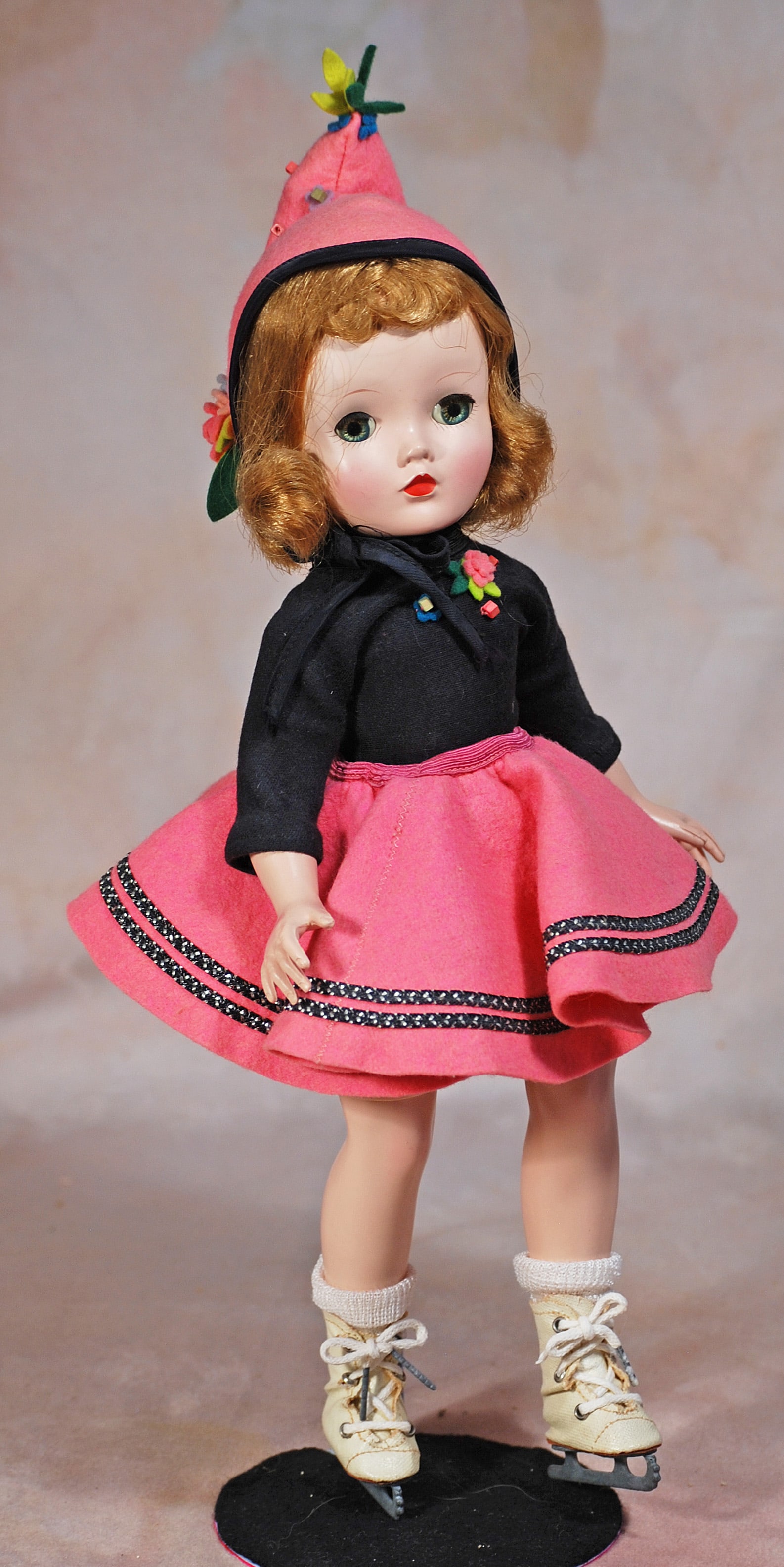 ALEXANDER HARD PLASTIC BINNIE WALKER. (1 of 1)