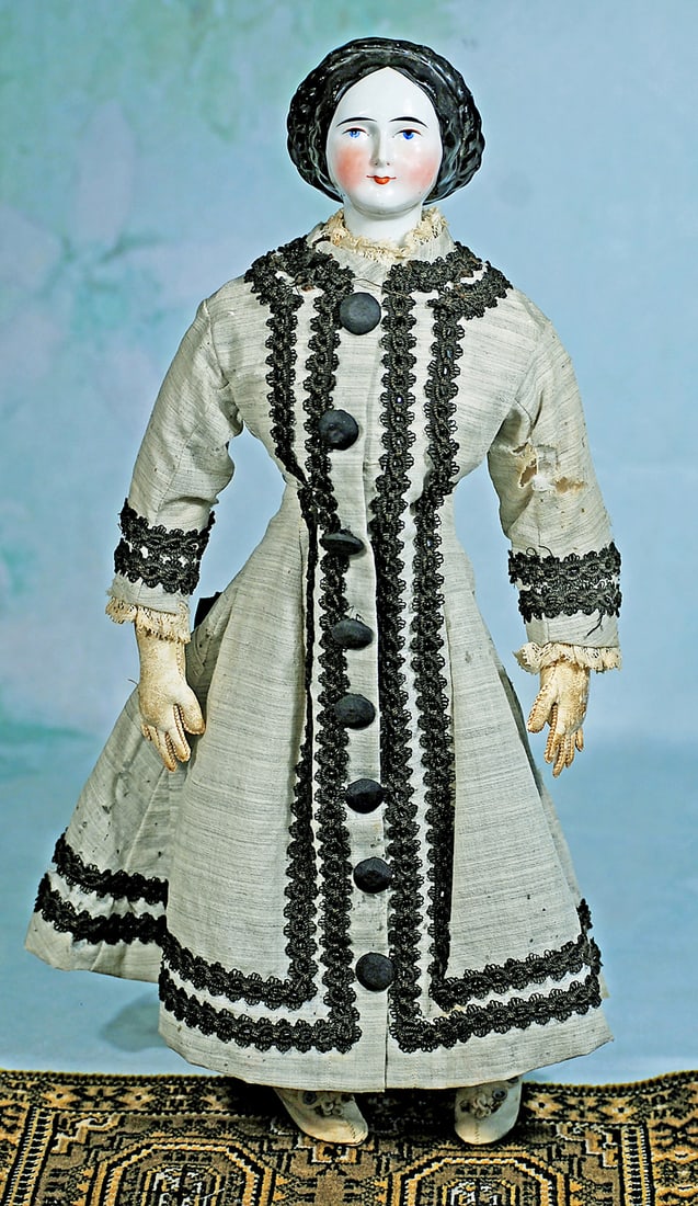 GERMAN PORCELAIN LADY WITH BRAIDER HALO COIFFURE (1 of 3)