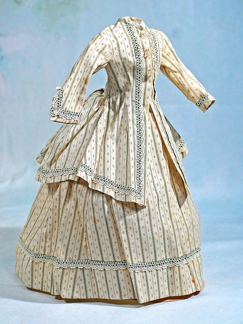 GOWN FOR FRENCH POUPEE BY SYLVIA MAC NEIL (1 of 1)