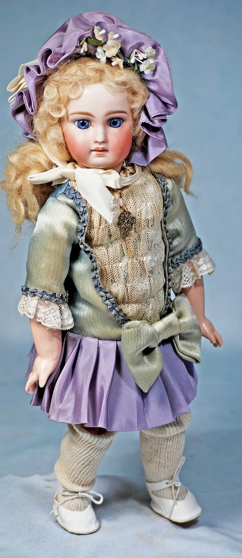 PETITE FRENCH-TYPE BELTON DOLL (1 of 2)