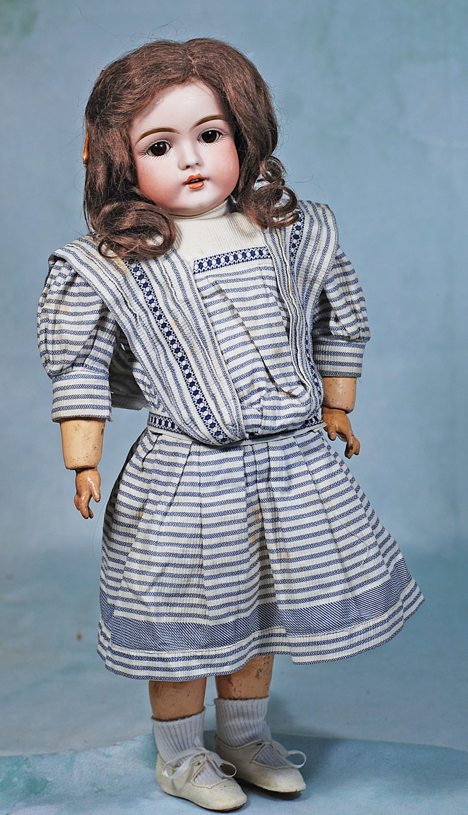 GERMAN BISQUE DOLL WITH SQUARE-CUT TEETH BY KESTNER (1 of 2)