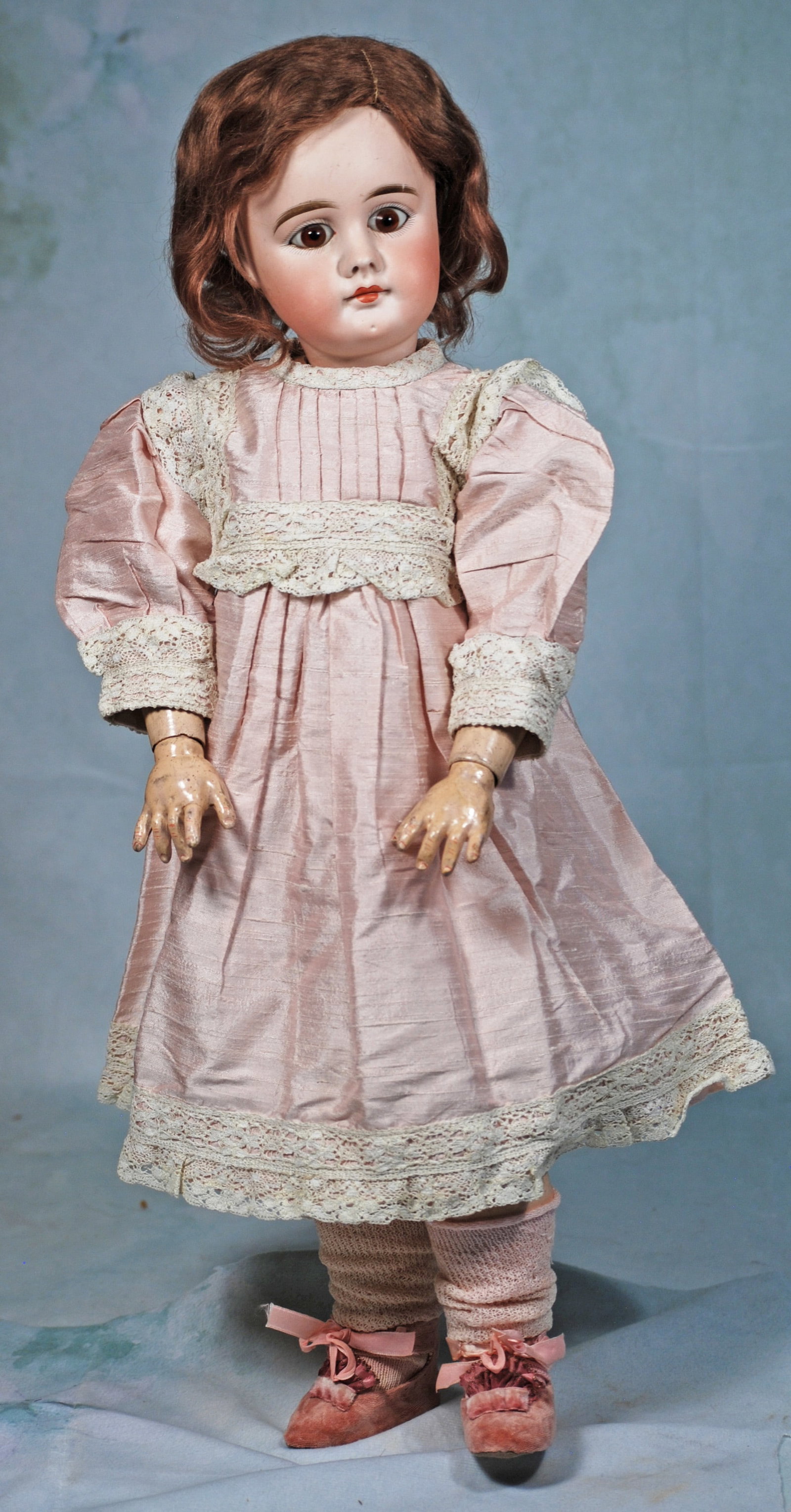 SONNEBERG BISQUE CLOSED-MOUTH DOLL – MYSTERY MAKER (1 of 2)