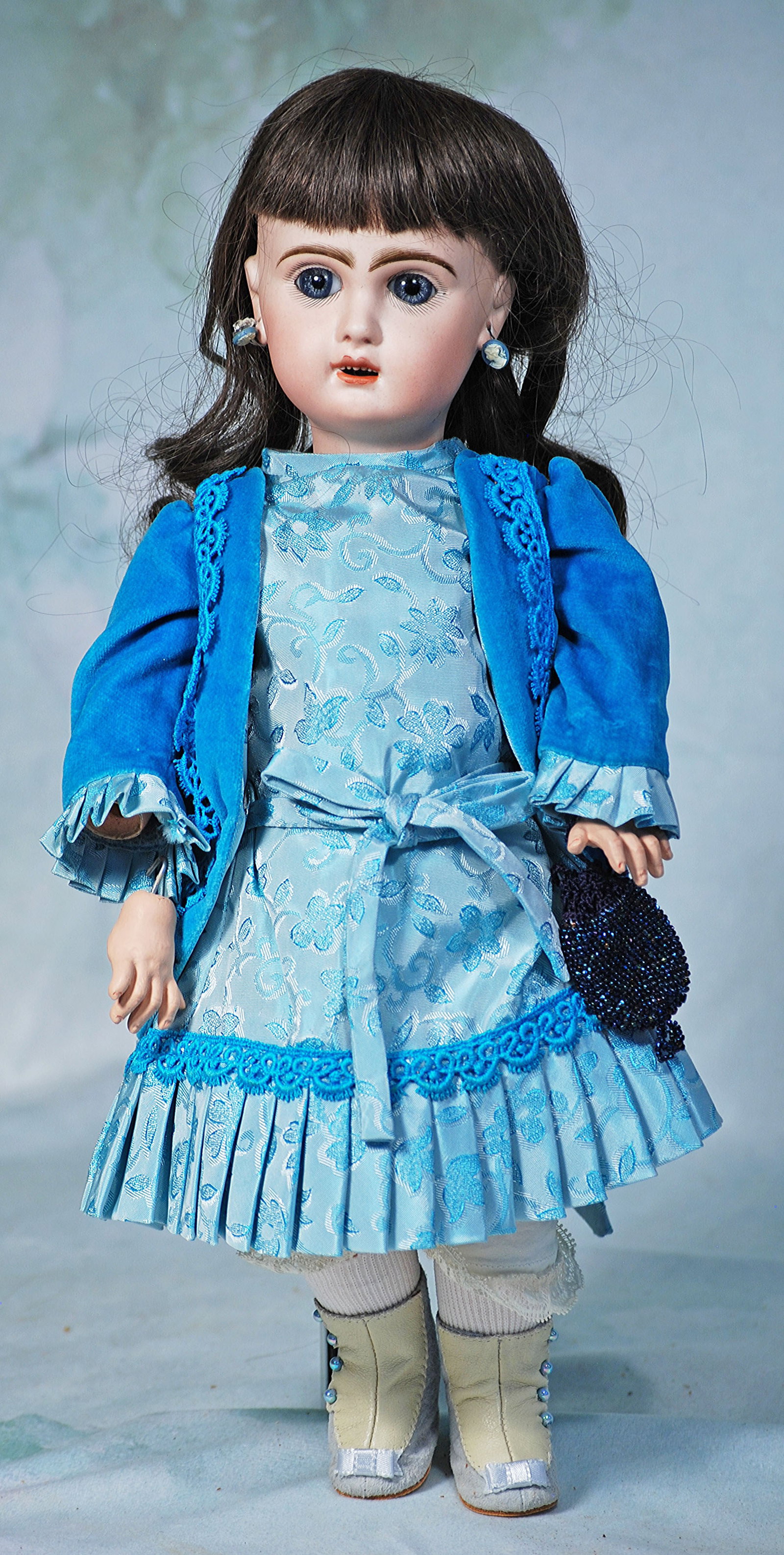 FRENCH BISQUE BEBE BY JUMEAU.: 286.FRENCH BISQUE BEBE BY JUMEAU. 18”. Marks: 6. Bisque socket head, blue paperweight eyes, painted lashes, feathered brows, pierced ears, open mouth, accented lips, upper teeth, brunette human 