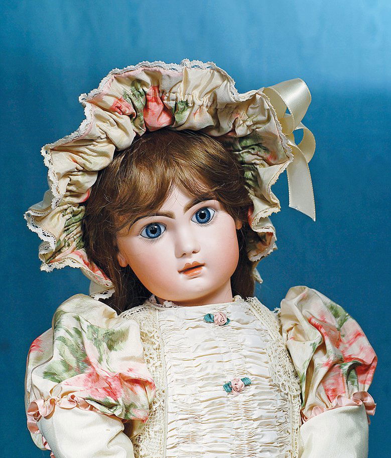 BEAUTIFUL LARGE FRENCH BISQUE BLUE-EYED BEBE BY JUMEAU.: BEAUTIFUL LARGE FRENCH BISQUE BLUE-EYED BEBE BY JUMEAU. Marks: Tete Jumeau 13 Bte SGDG. 29”. Bisque socket head, deep blue paperweight eyes, painted lashes, eyeliner, feathered and brushstroked brow