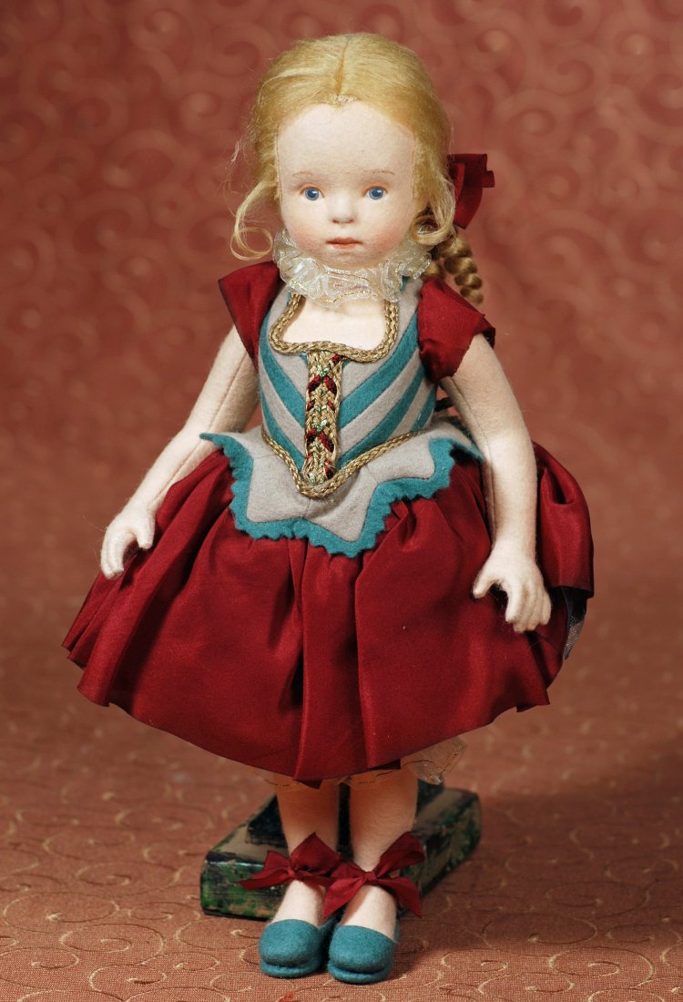 R. JOHN WRIGHT “MUSETTE CANDY CONTAINER” EXCLUSIVE: R. JOHN WRIGHT “MUSETTE CANDY CONTAINER” EXCLUSIVE EDITION. 12”. All-felt, fully-jointed, painted features, blue eyes, closed mouth, blonde mohair wig, felt and silk costume, felt shoes with sil