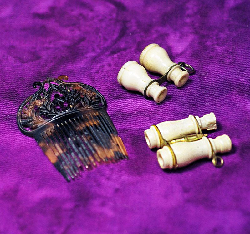 TWO MINIATURE OPERA GLASSES WITH STANHOPE VIEW & FANCY Jul 15, 2015