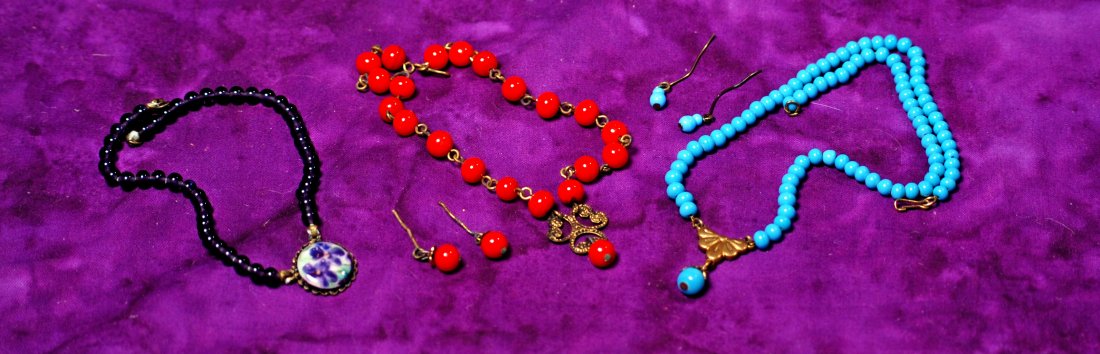 FRENCH DOLL JEWELRY ACCESSORIES. (1 of 1)