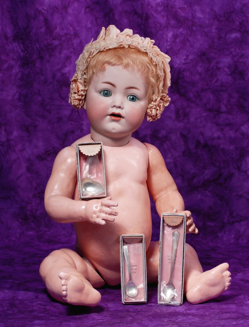 THREE BOXED STERLING SILVER BABY SPOONS. (1 of 2)