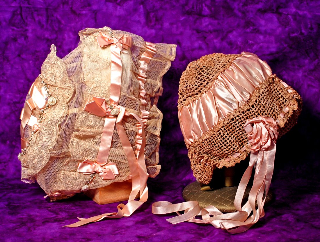 ANTIQUE GOLD LACE JACKET AND TWO BONNETS FOR LARGE DOLL (1 of 2)