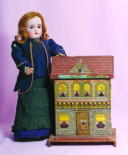 BLISS LITHOGRAPHED PAPER-OVER-WOOD DOLL HOUSE.  12 ¾” (1 of 3)